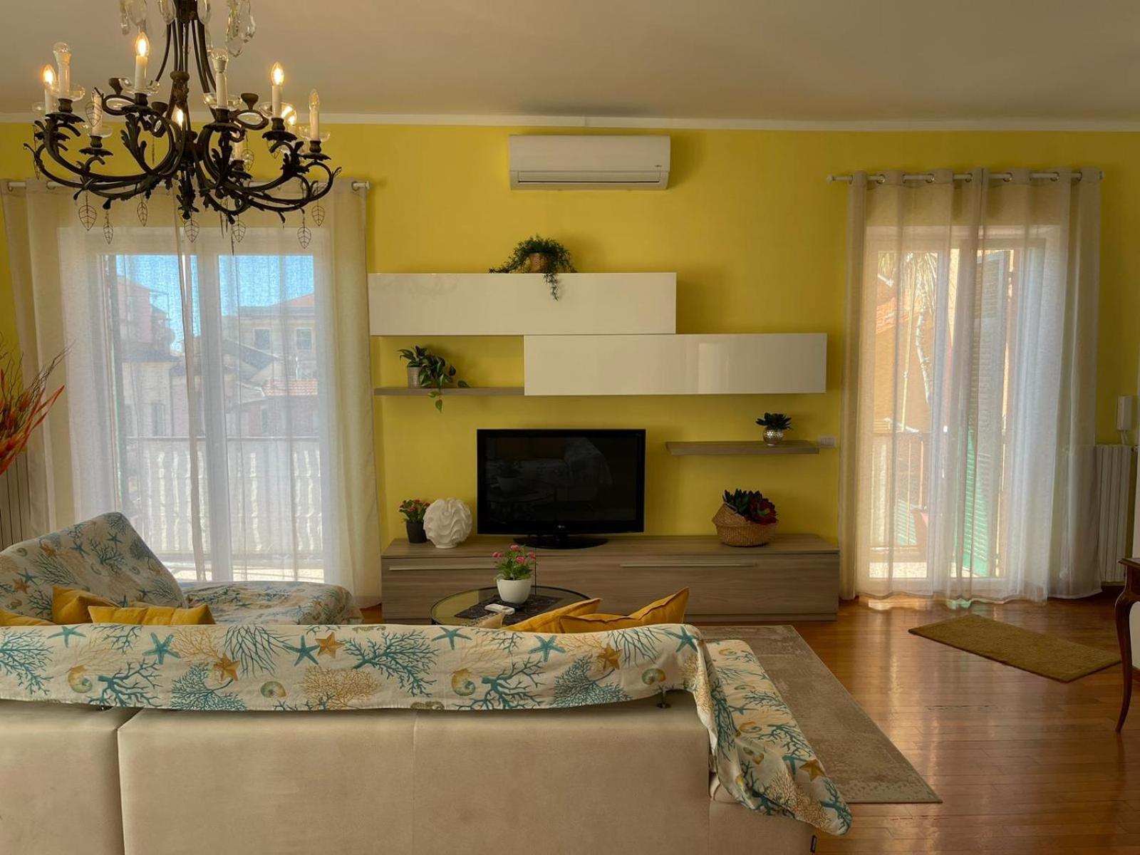 Casa Riviera Villa ลาวาญา ภายนอก รูปภาพ